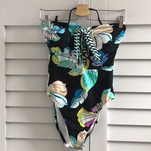 NWOT Trina Turk sz 8 one piece